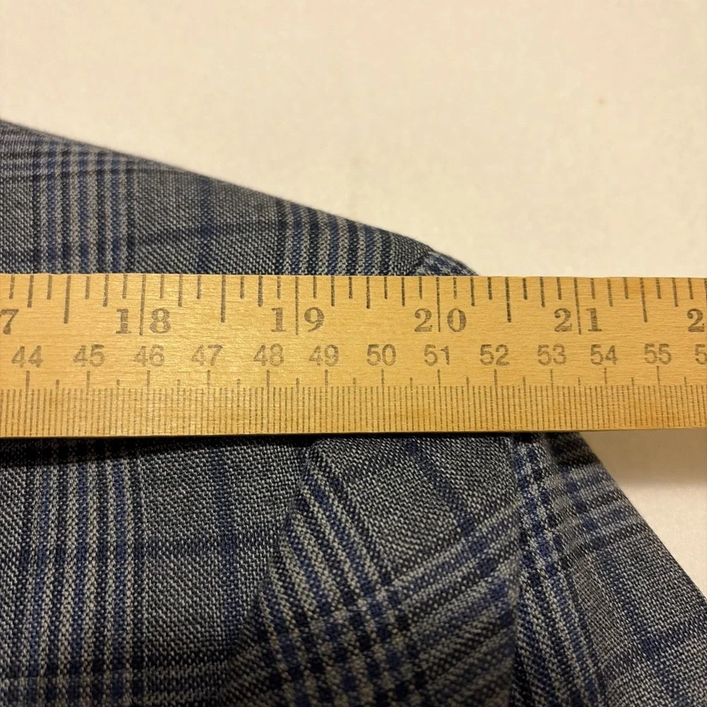 Jos A Bank Blazer Mens 42R Blue Windowpane 100 Wool Tailored Fit Sport Coat